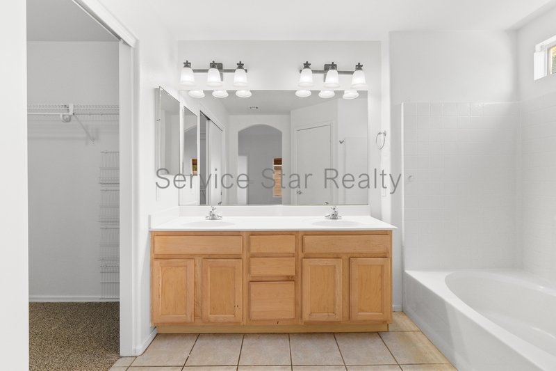 Great North Phoenix Home in Moonlight Shadows property image