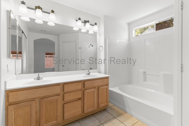Great North Phoenix Home in Moonlight Shadows property image