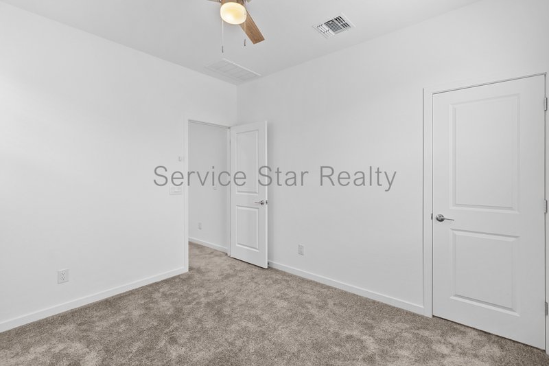 Fantastic Three Bedroom Eastmark Home property image