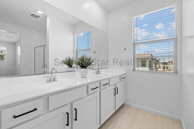 Fantastic Three Bedroom Eastmark Home property image