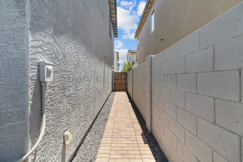 Fantastic Three Bedroom Eastmark Home property image