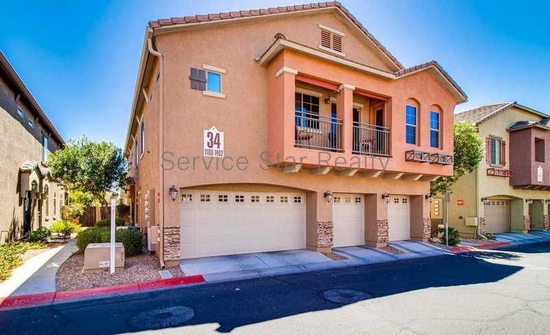 3 bedroom, 2.5 Bath + Den in North Phoenix property image