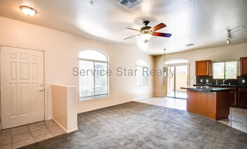 3 bedroom, 2.5 Bath + Den in North Phoenix property image
