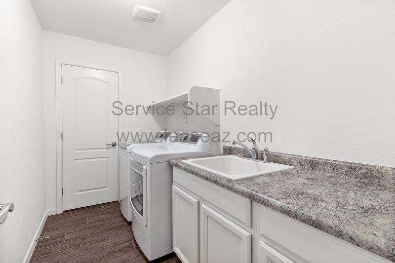 4BR/3BA in Chandler! property image