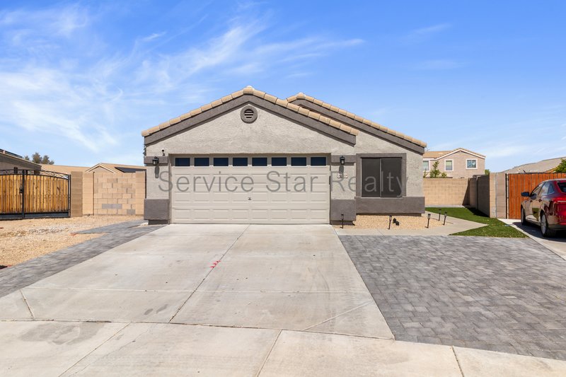 Beautifully upgraded home!! property image