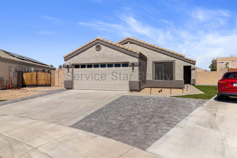Beautifully upgraded home!! property image