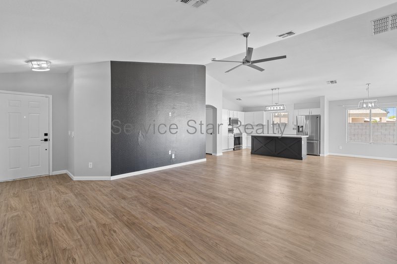 Beautifully upgraded home!! property image