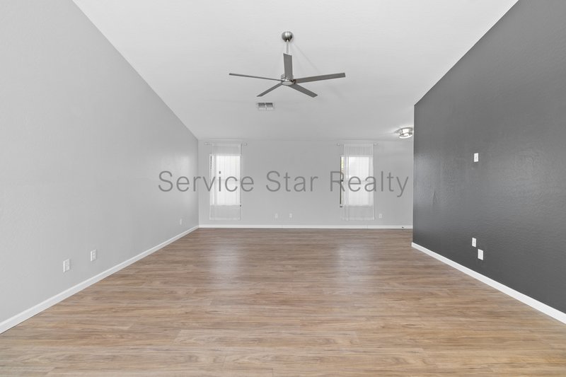 Beautifully upgraded home!! property image