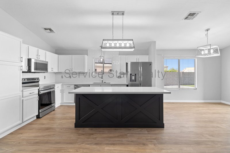 Beautifully upgraded home!! property image