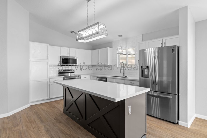 Beautifully upgraded home!! property image