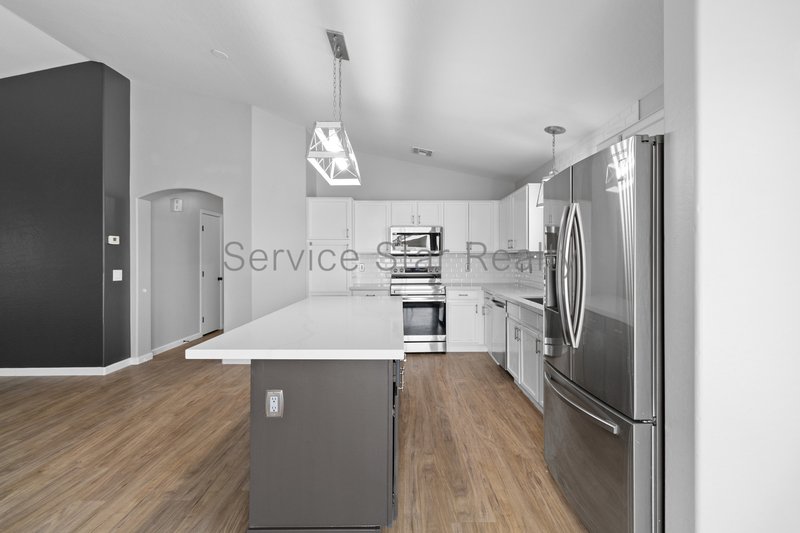 Beautifully upgraded home!! property image