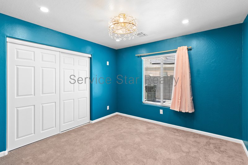 Beautifully upgraded home!! property image