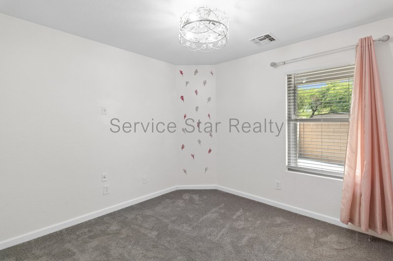 Beautifully upgraded home!! property image