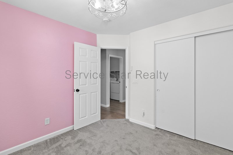 Beautifully upgraded home!! property image