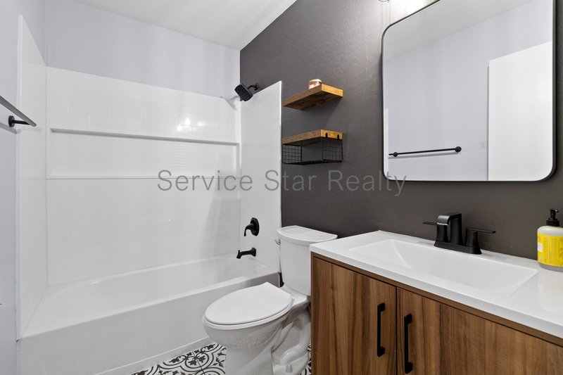 Beautifully upgraded home!! property image