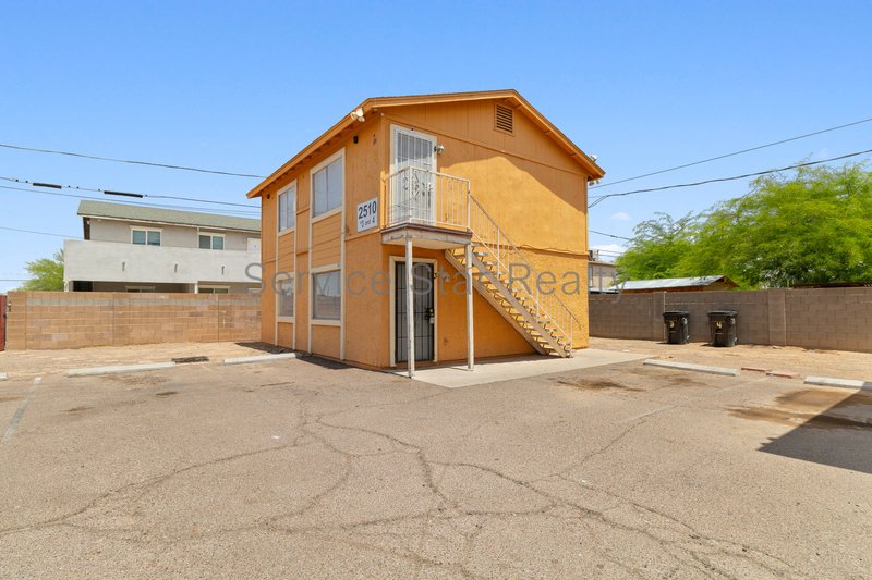 First floor Apt in Convenient Baseline Corridor Location property image