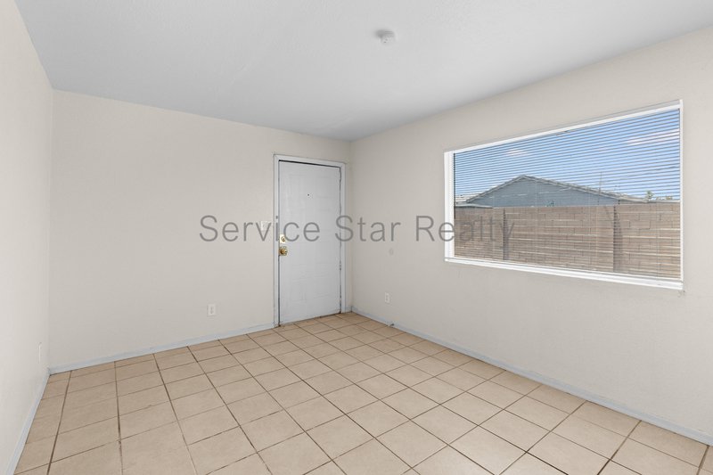 First floor Apt in Convenient Baseline Corridor Location property image