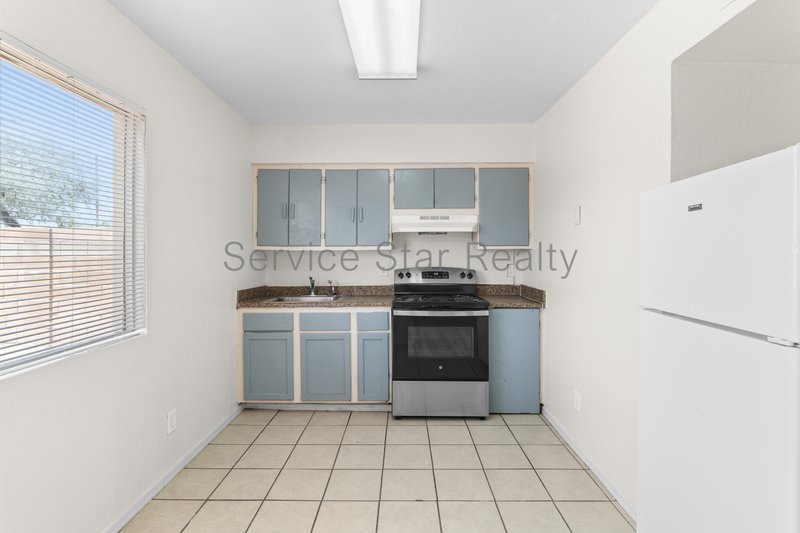 First floor Apt in Convenient Baseline Corridor Location property image
