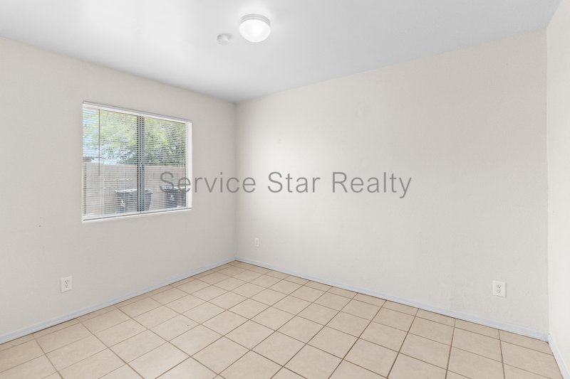 First floor Apt in Convenient Baseline Corridor Location property image
