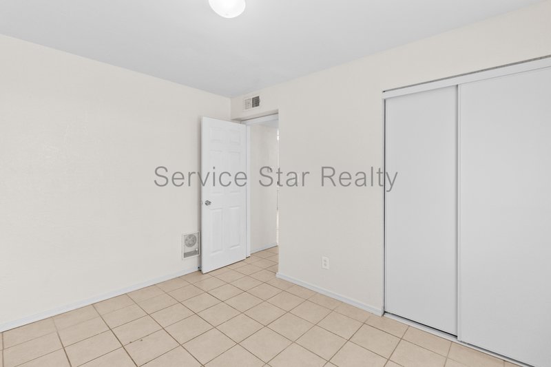 First floor Apt in Convenient Baseline Corridor Location property image