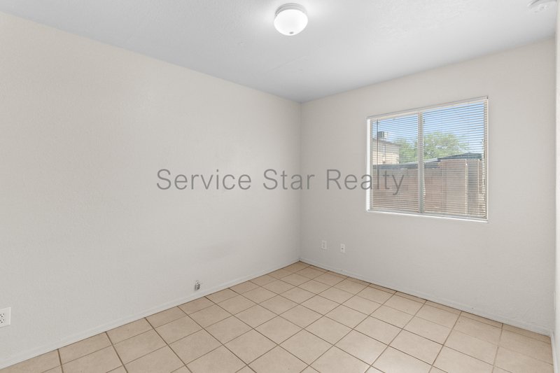 First floor Apt in Convenient Baseline Corridor Location property image