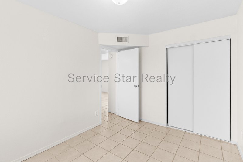 First floor Apt in Convenient Baseline Corridor Location property image