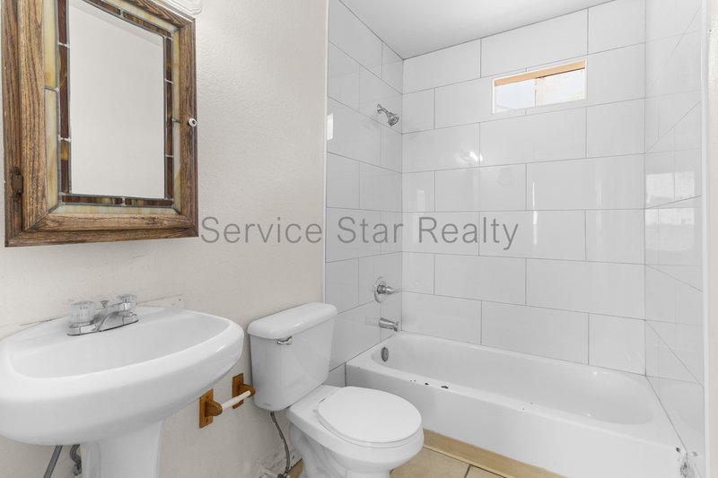 First floor Apt in Convenient Baseline Corridor Location property image