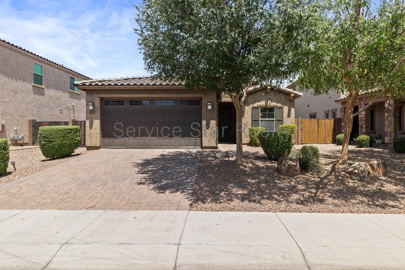 3290 E Wisteria Pl property image