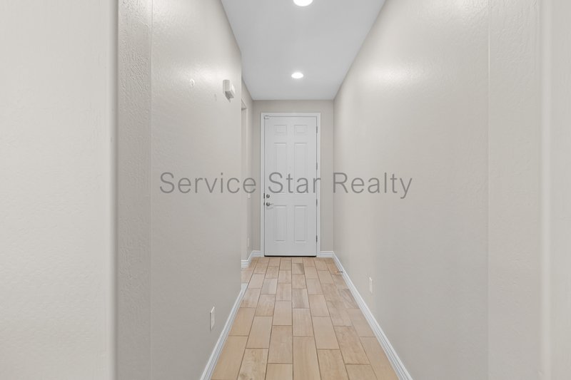 3290 E Wisteria Pl property image