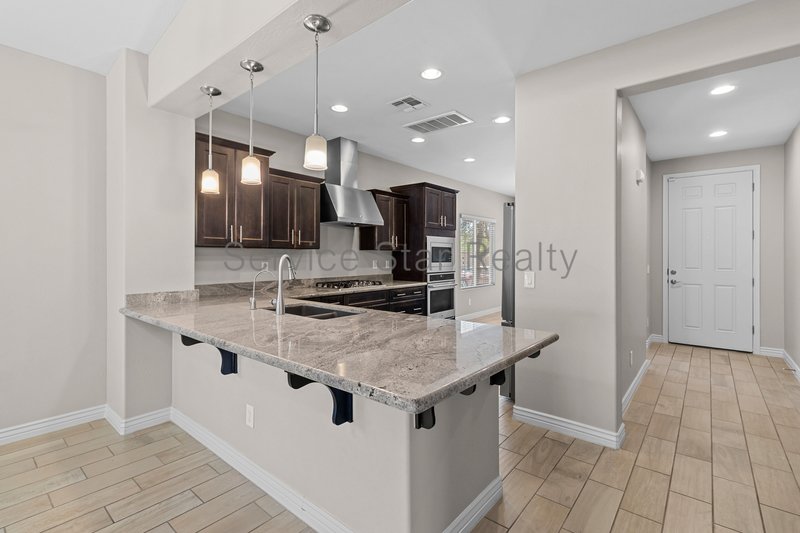 3290 E Wisteria Pl property image