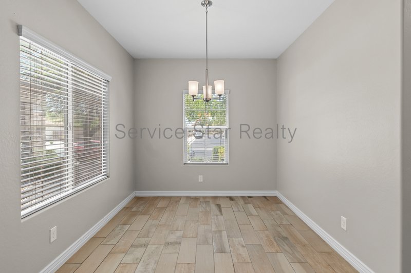 3290 E Wisteria Pl property image