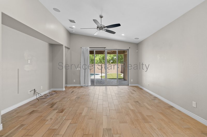 3290 E Wisteria Pl property image