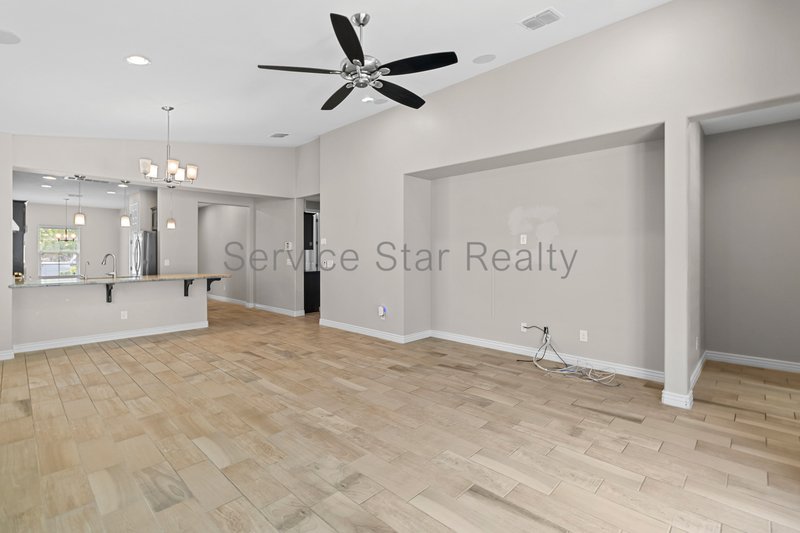 3290 E Wisteria Pl property image
