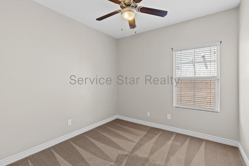 3290 E Wisteria Pl property image