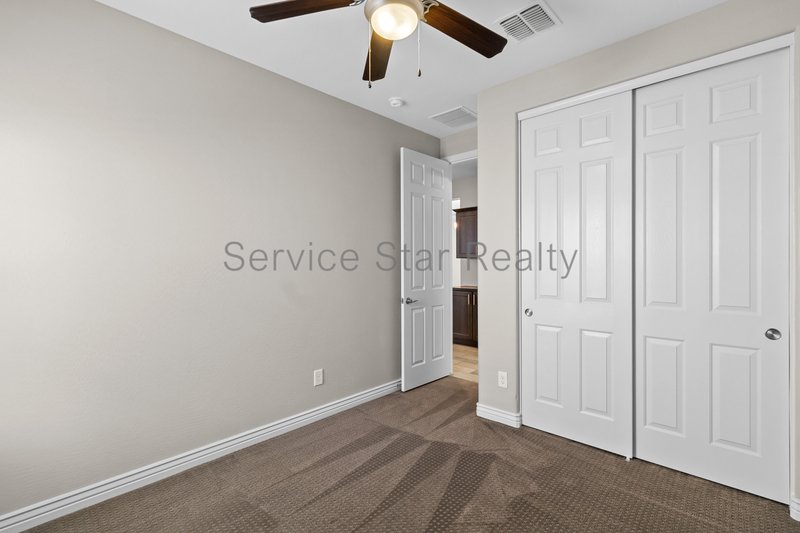 3290 E Wisteria Pl property image