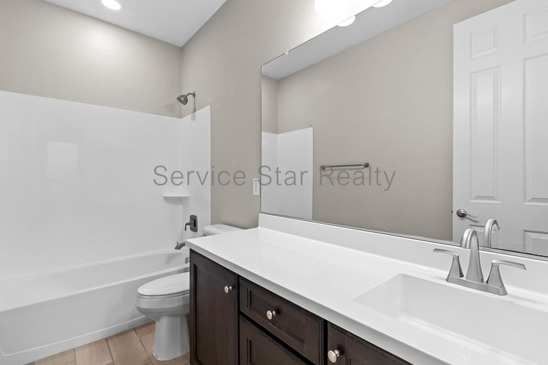 3290 E Wisteria Pl property image