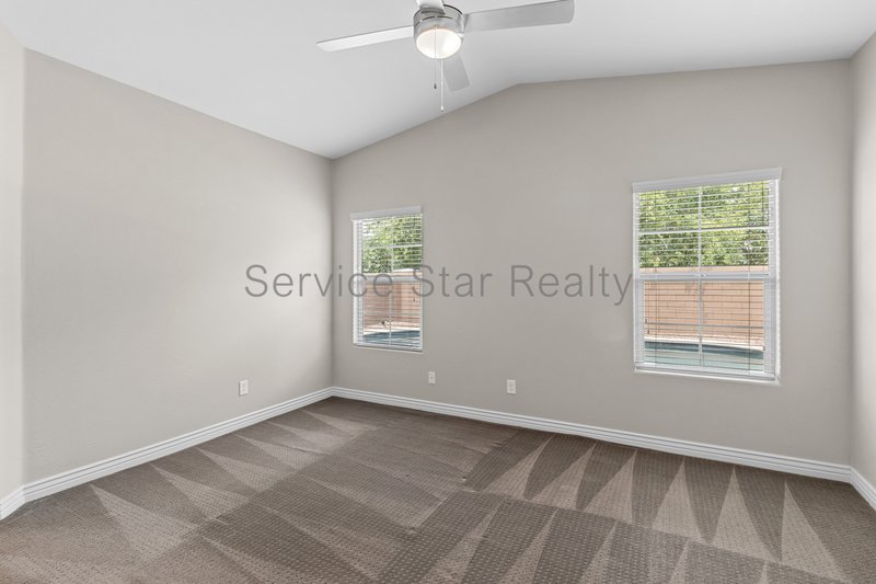 3290 E Wisteria Pl property image