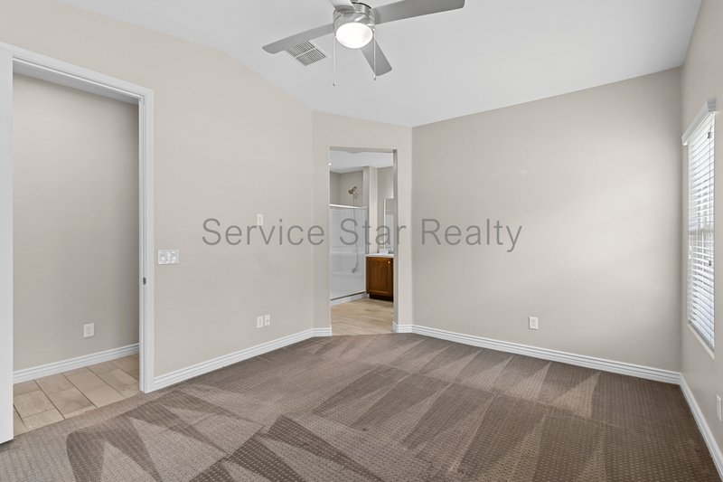 3290 E Wisteria Pl property image
