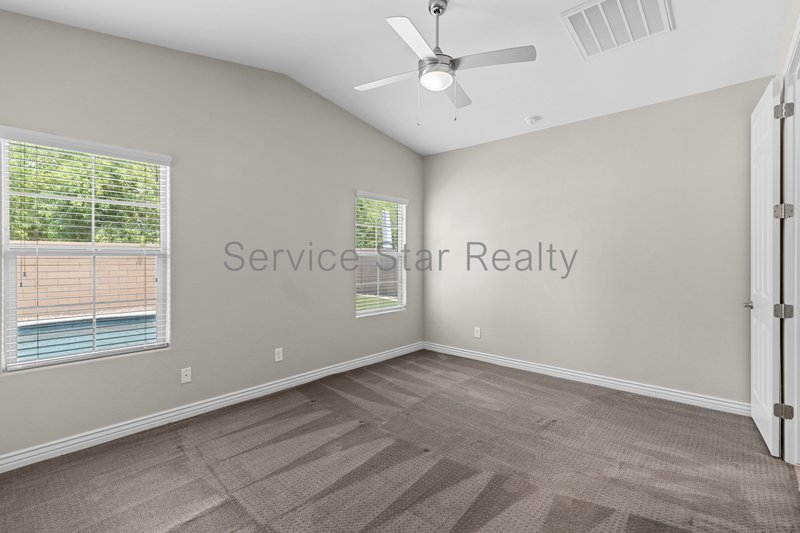 3290 E Wisteria Pl property image