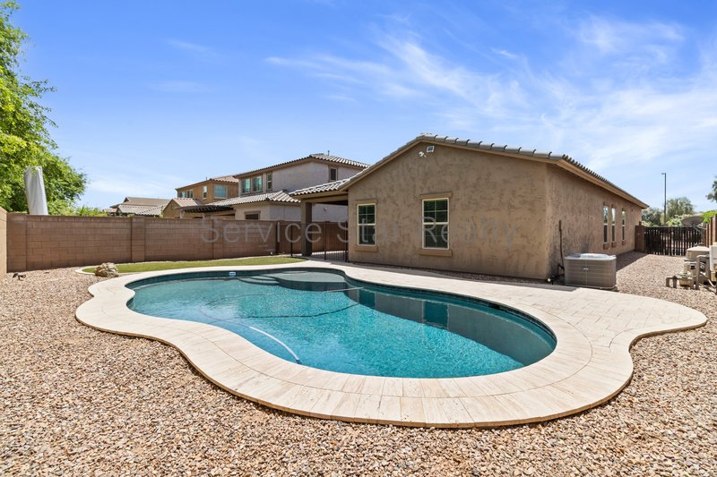 3290 E Wisteria Pl property image