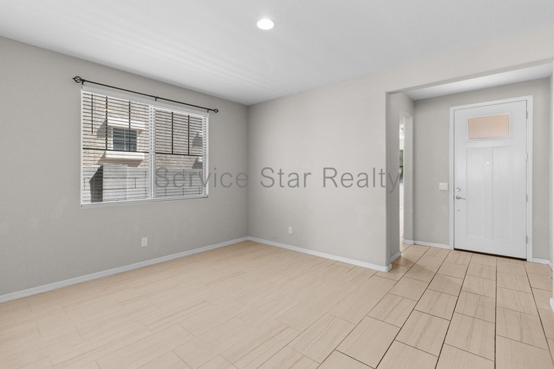 5710 N 107th Ln property image