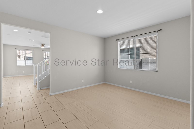 5710 N 107th Ln property image