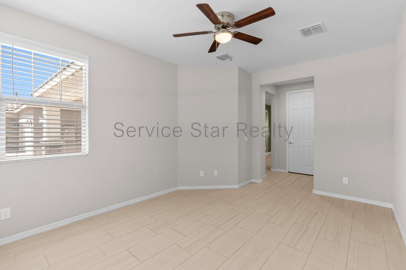 5710 N 107th Ln property image