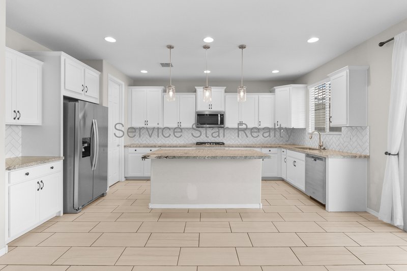 5710 N 107th Ln property image