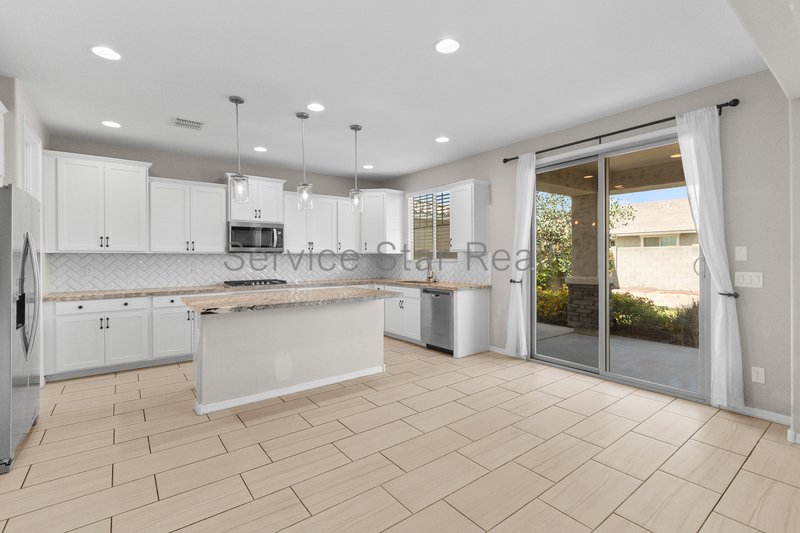 5710 N 107th Ln property image