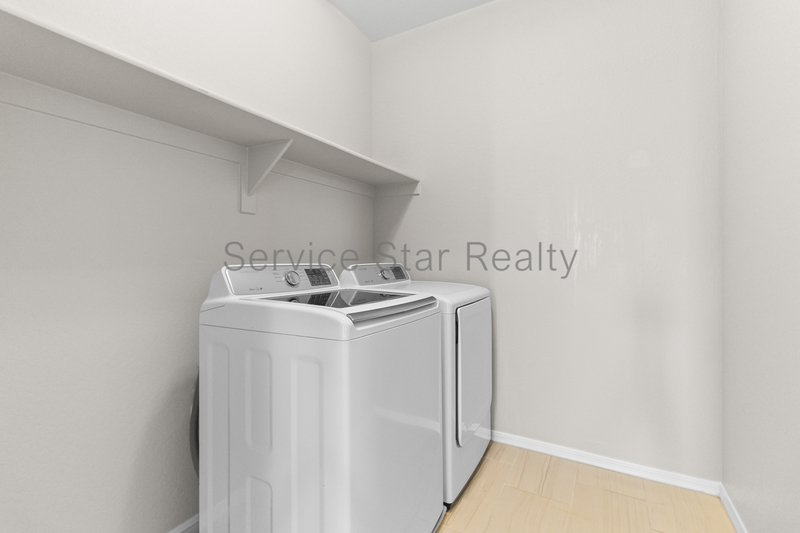 5710 N 107th Ln property image