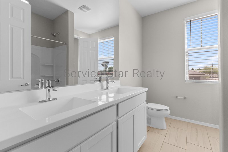 5710 N 107th Ln property image