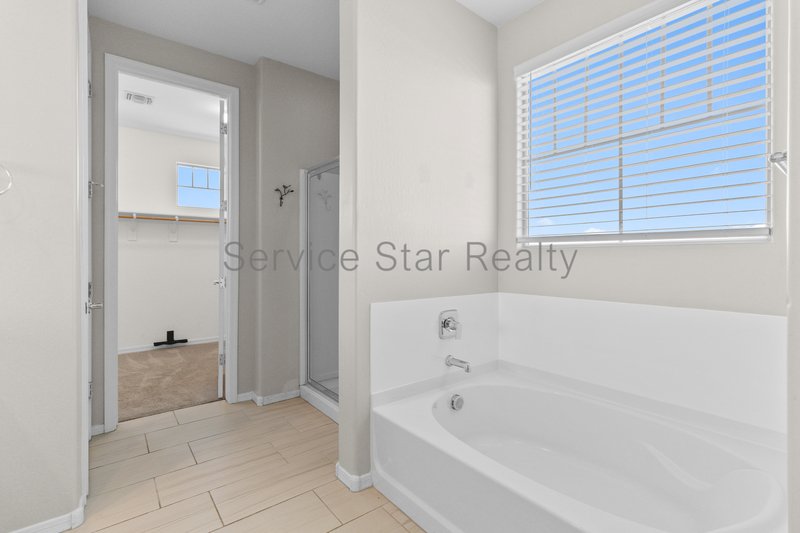 5710 N 107th Ln property image