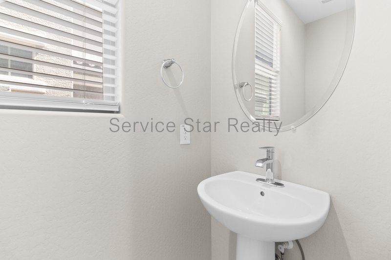 5710 N 107th Ln property image