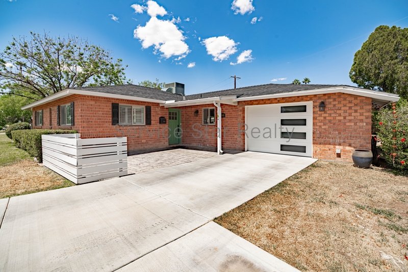 3BR/2BA corner lot in Central Phoenix! property image